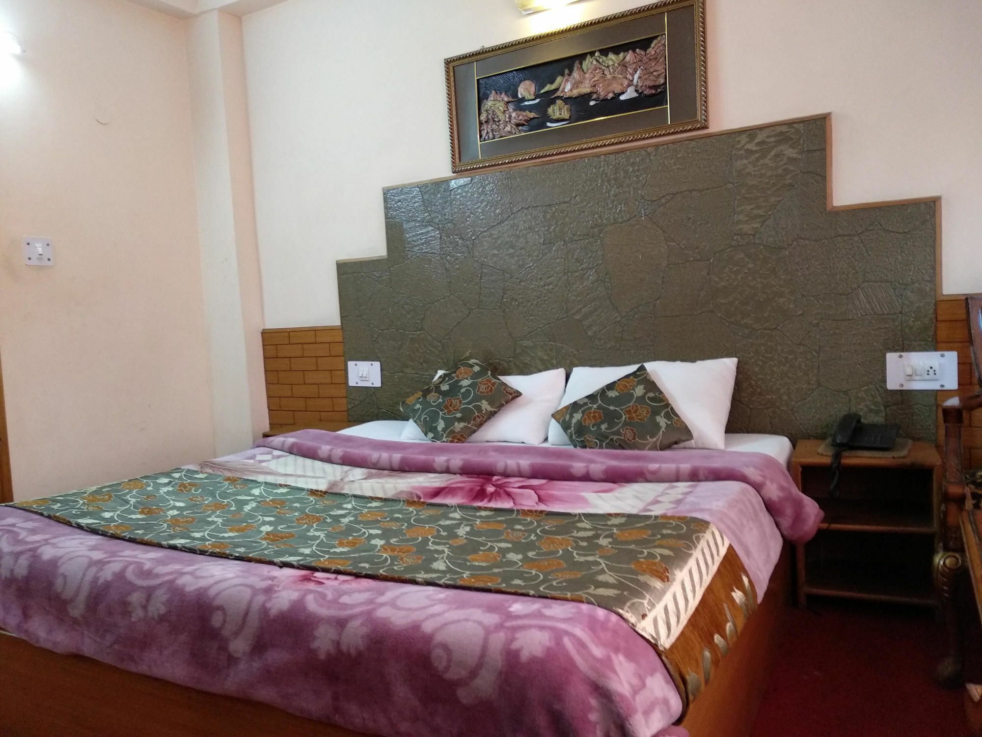 Chichoga Holiday Inn Манали Экстерьер фото